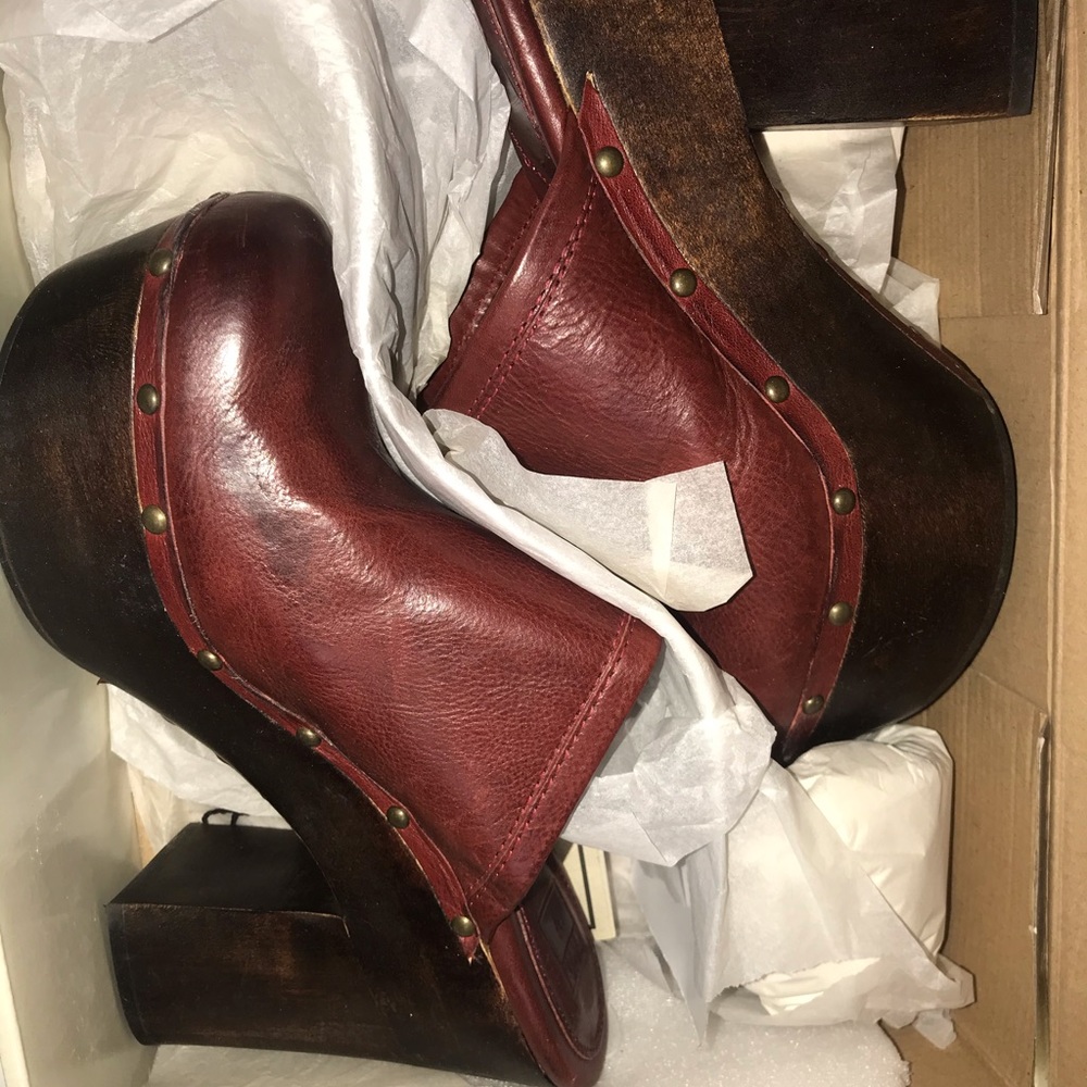 Frye Mara Clogs – Chunky Wooden Heel